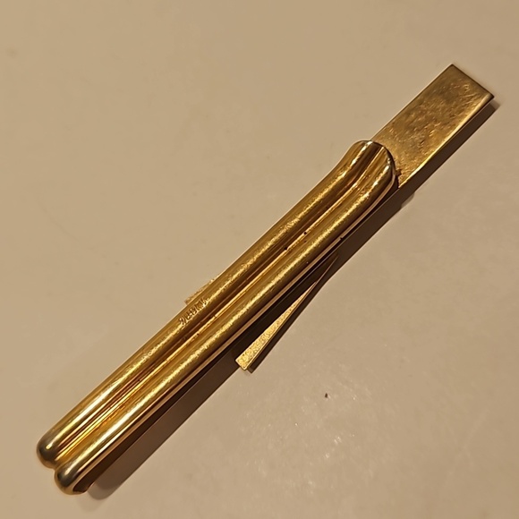 SWANK "A" Goldtone Tie Bar - Picture 6 of 7